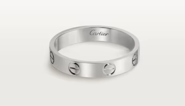 You are currently viewing Cartier Love Ring Vs Wedding Band – A Comprehensive Comparison